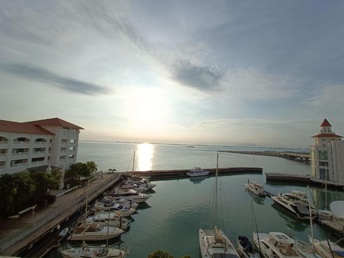 Straits Quay Marina Suites Penang By Aurorahomes Bagan Jermal 외부 사진