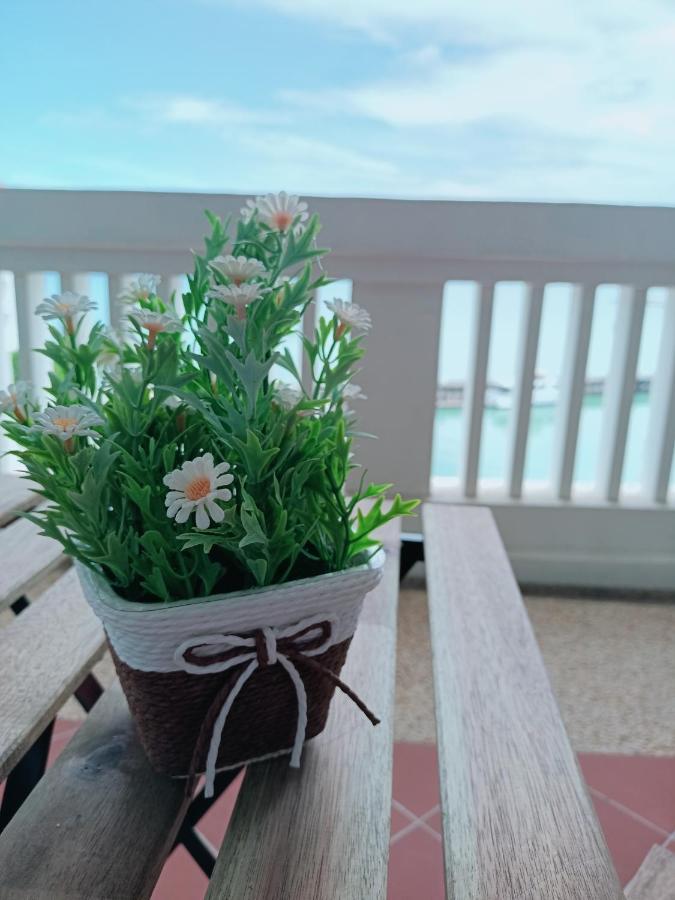 Straits Quay Marina Suites Penang By Aurorahomes Bagan Jermal 외부 사진