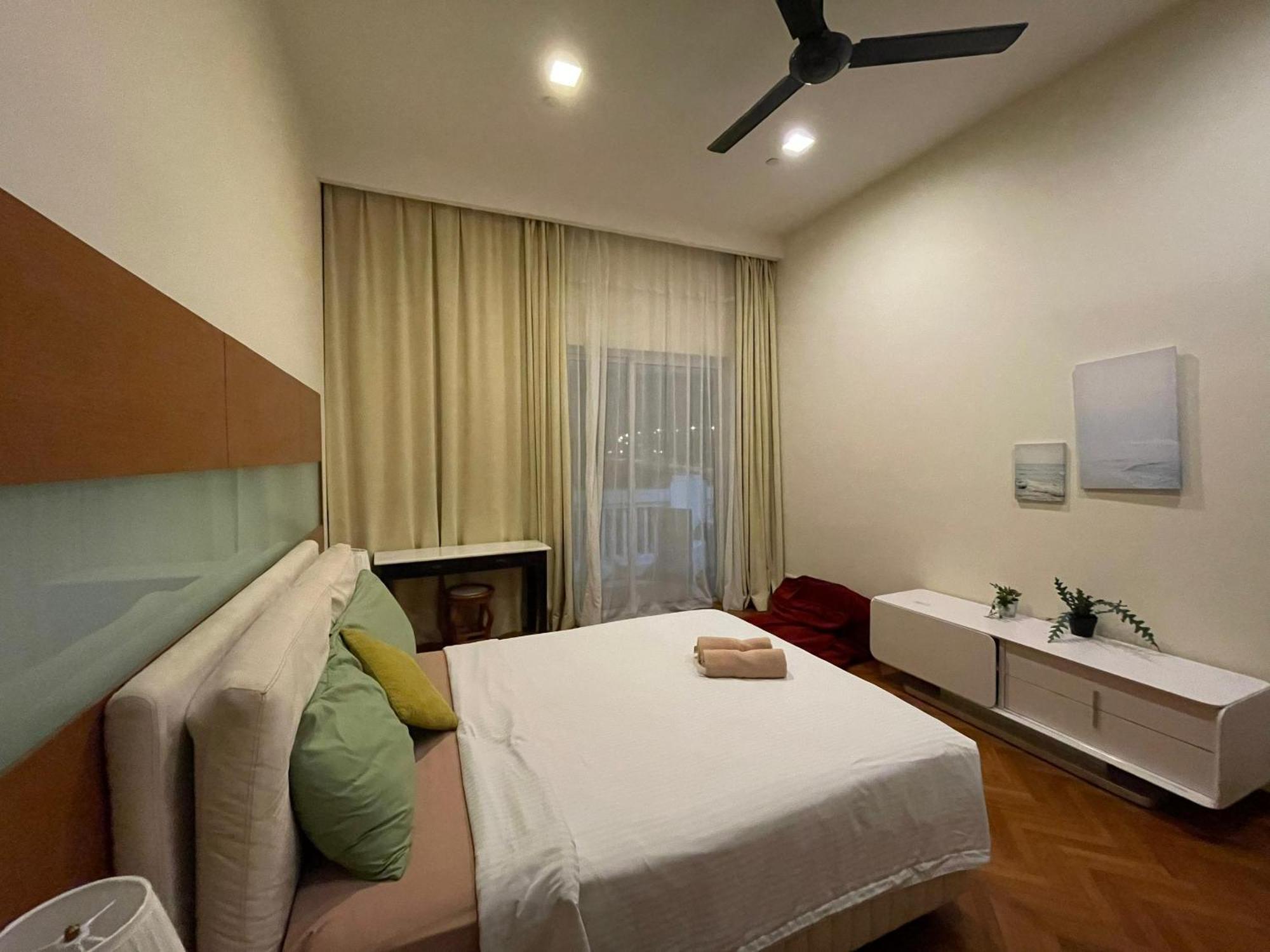 Straits Quay Marina Suites Penang By Aurorahomes Bagan Jermal 외부 사진