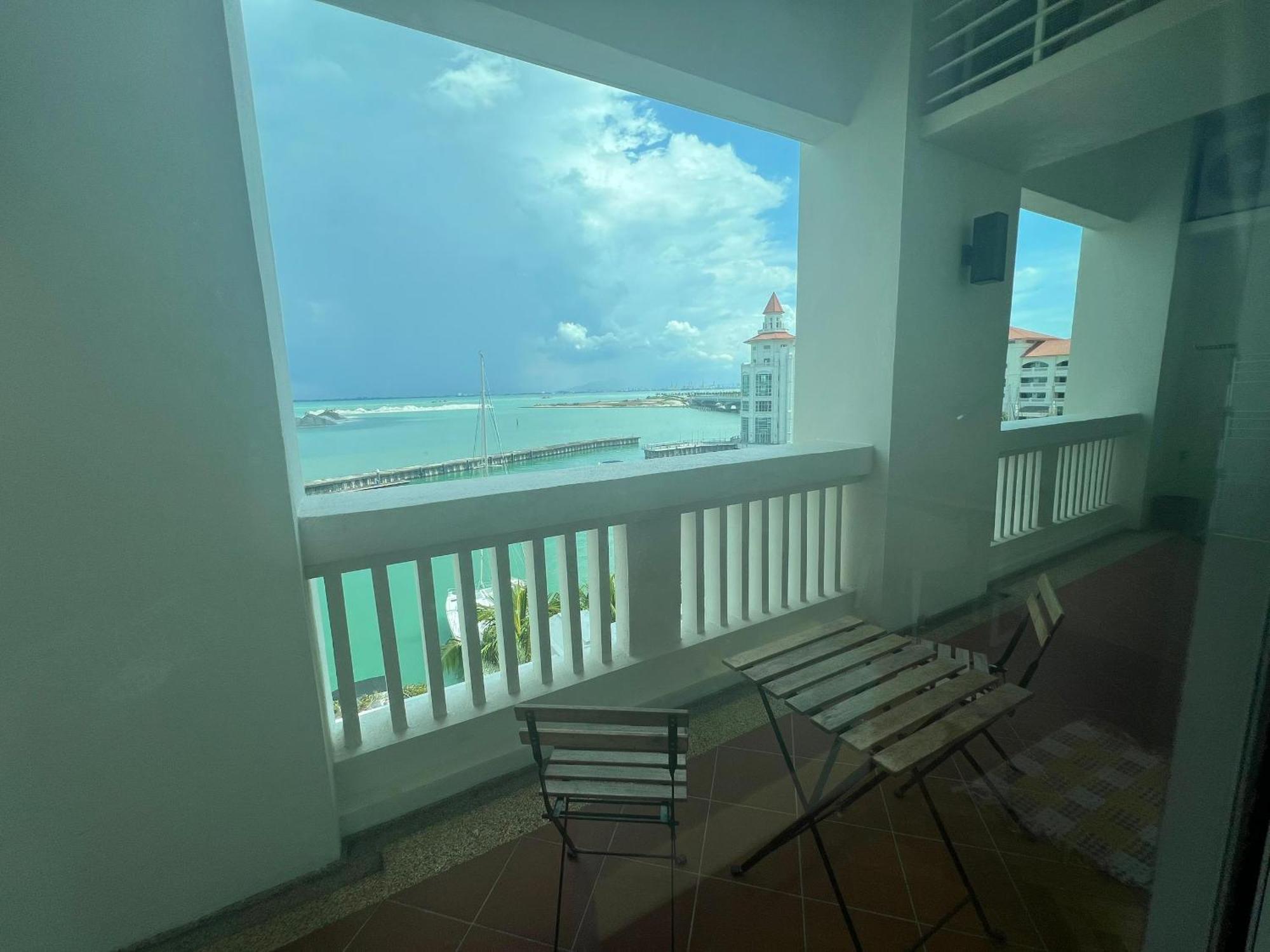 Straits Quay Marina Suites Penang By Aurorahomes Bagan Jermal 외부 사진